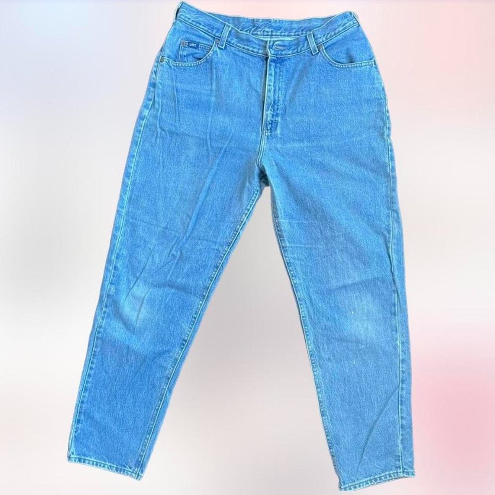 vintage high waisted, classic medium wash Lee denim jeans